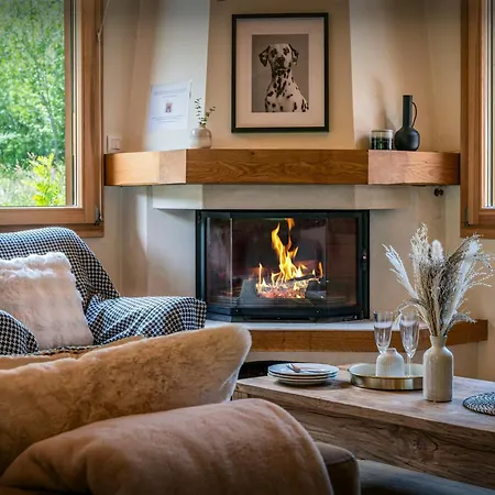 Evelyn - Ovo Network * Morzine