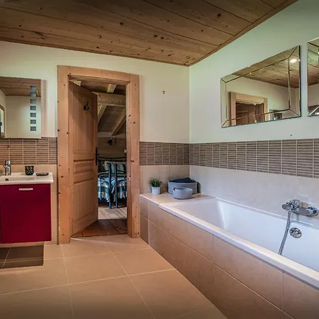 Evelyn - Ovo Network Morzine